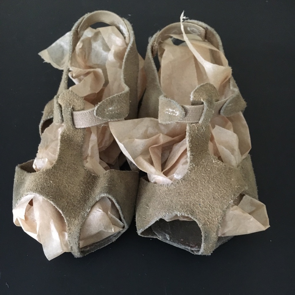 CAPEZIO Leather Foot Thong Dance Paws
